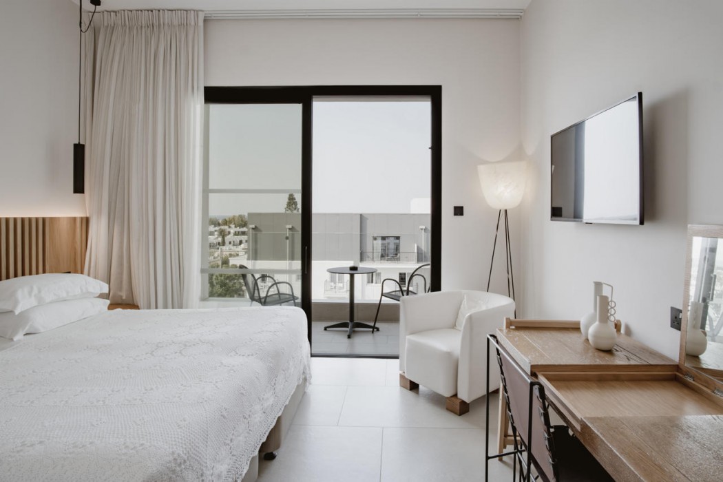 Anemi Hotel & Suites 24/64