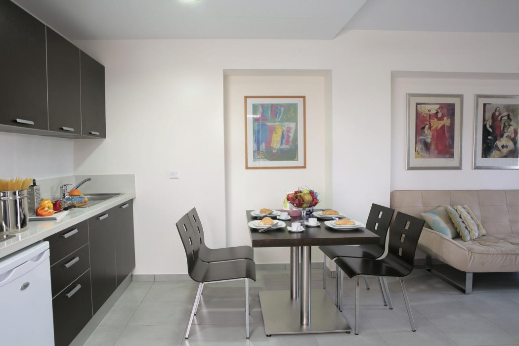 Anemi Hotel & Suites 14/64