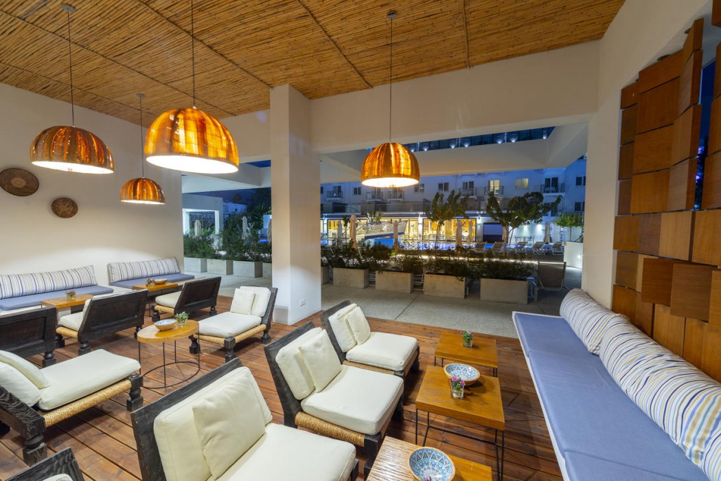 Anemi Hotel & Suites 42/64