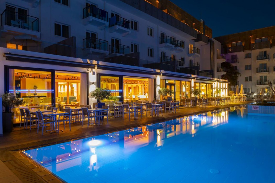 Anemi Hotel & Suites 45/64