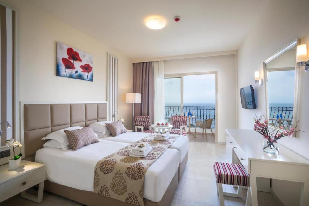 Aquamare Beach Hotel & Spa 10/61