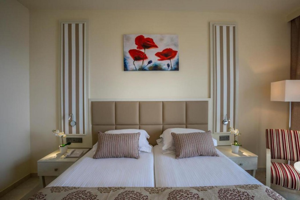 Aquamare Beach Hotel & Spa 6/61