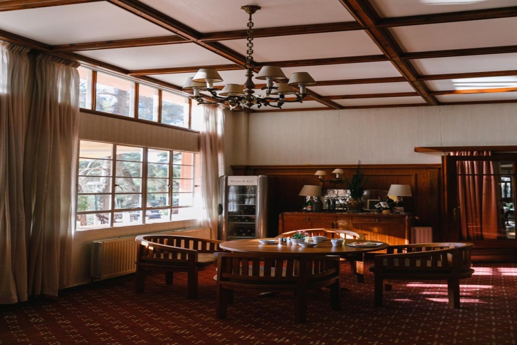 New Helvetia Hotel 7/53