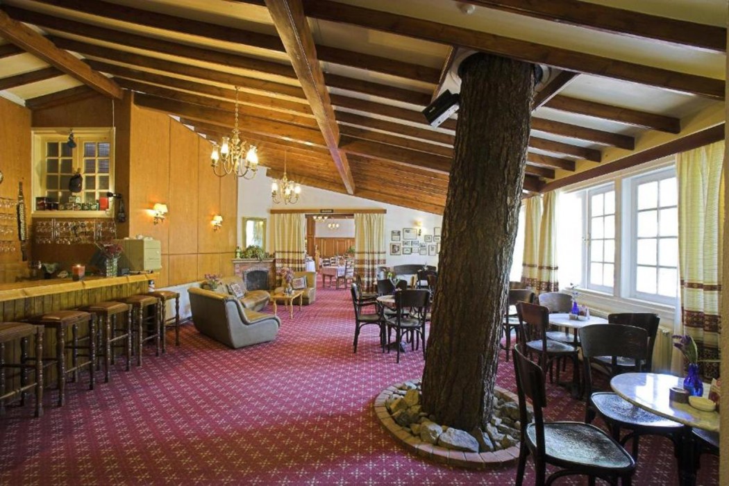 New Helvetia Hotel 40/53