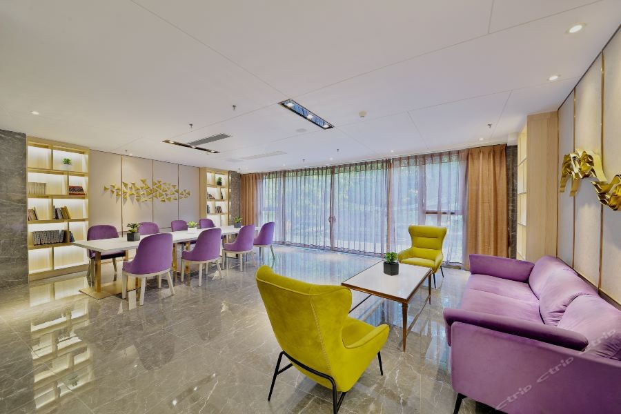 Airport Grand Hotel 27/39