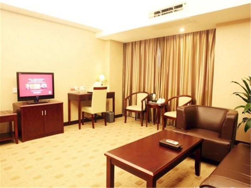 Holiday Inn Express Shanghai Gumei 26/56
