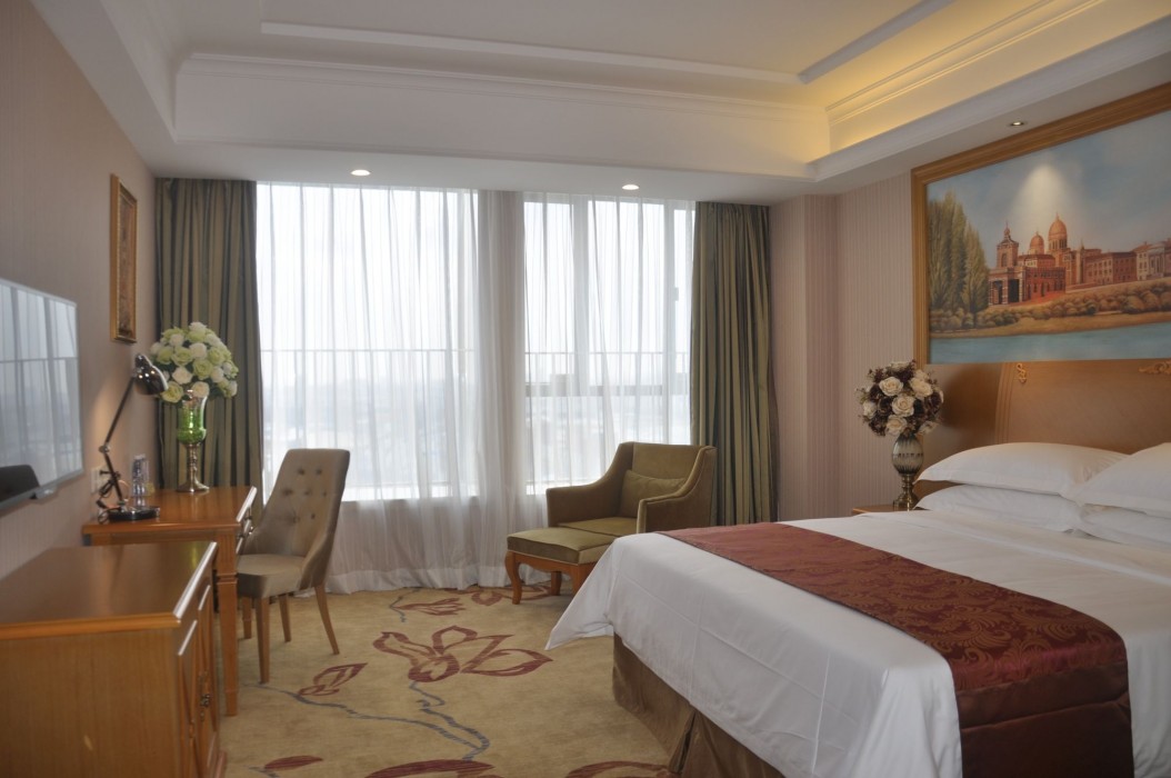 Vienna Hotel Lecong Furniture City Store 22/40