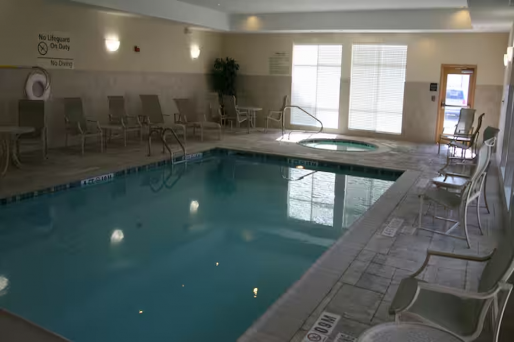 Hampton Inn La Grange, TX 7/11