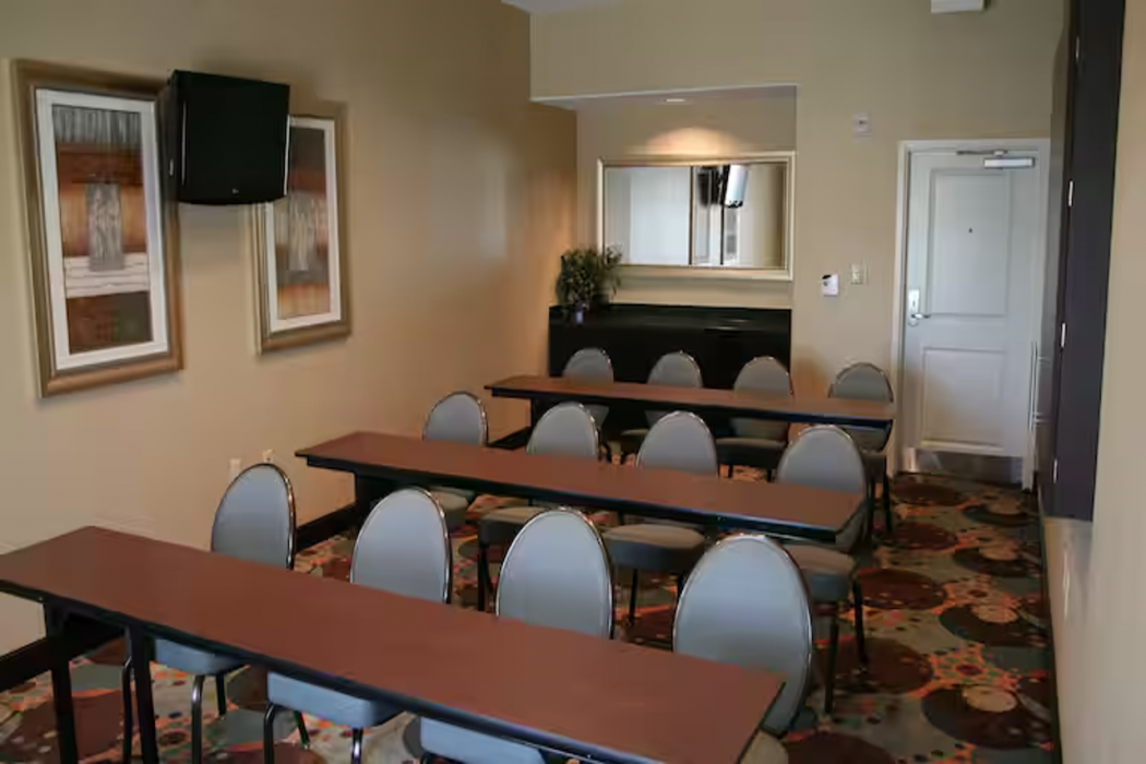 Hampton Inn La Grange, TX 5/11