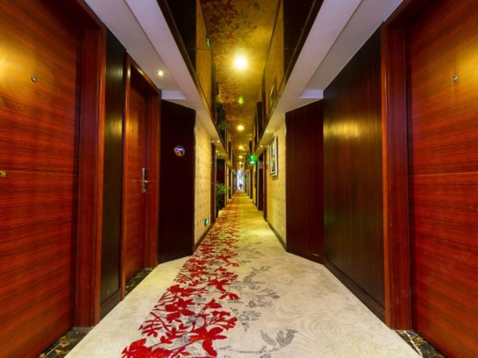 Yiwu Lingshang Hotel 44/48