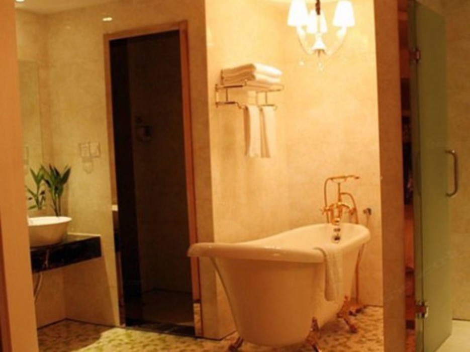 Yiwu Lingshang Hotel 43/48