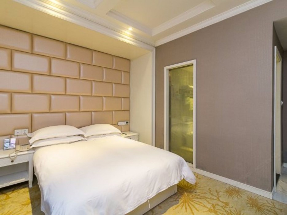 Yiwu Lingshang Hotel 36/48