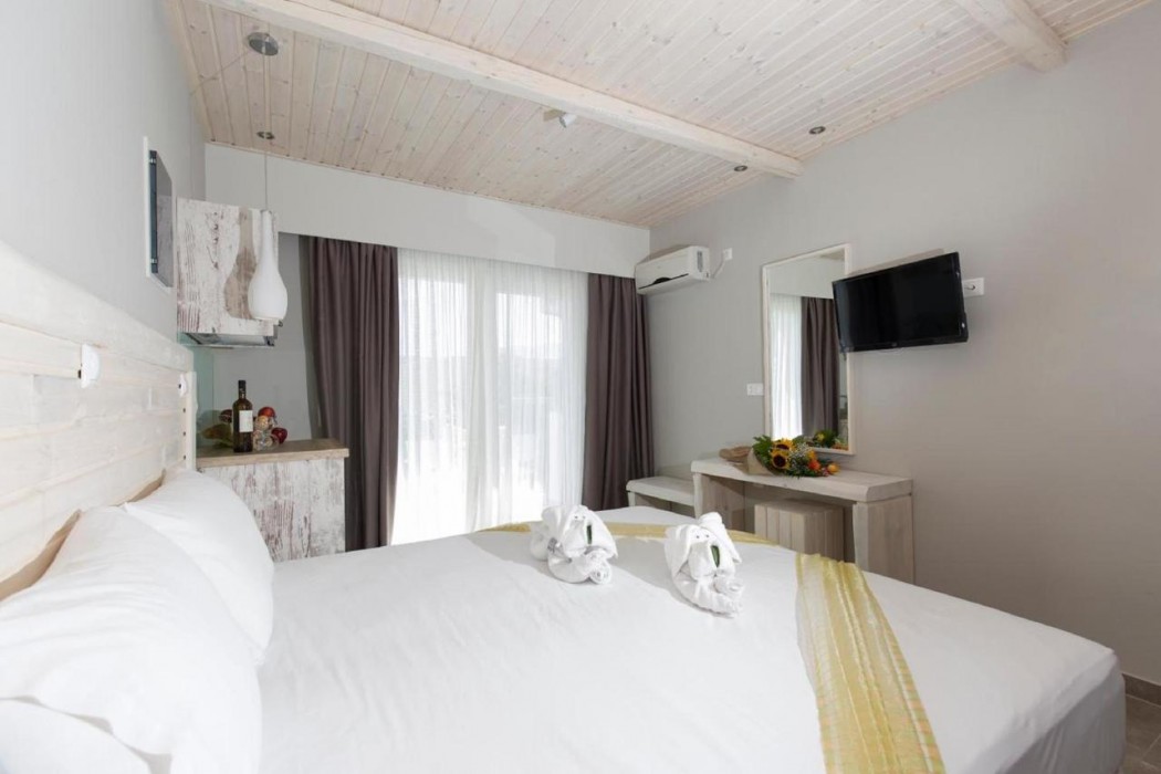Anthemis Hotel Apartments 11/80