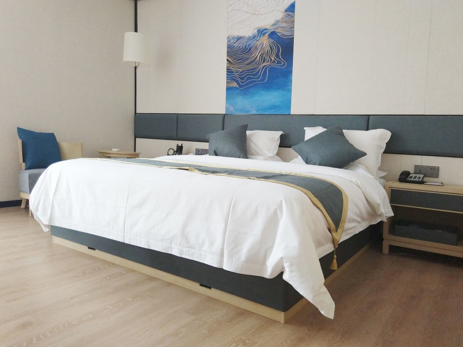 Shatou Hairun Hotel 9/24