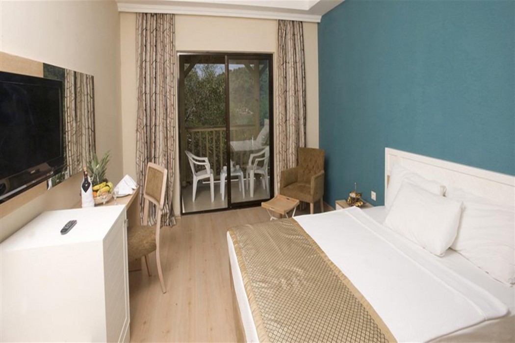Green Bay Resort & Spa 16/86