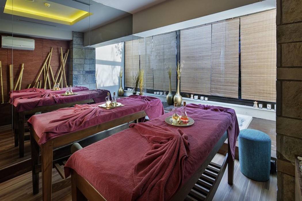 Green Bay Resort & Spa 46/86