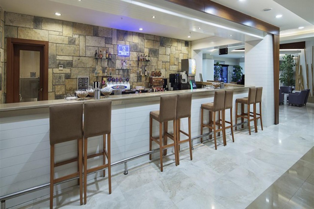 Green Bay Resort & Spa 40/86