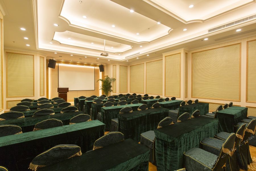 Vienna International Hotel (Changsha Hongxing Desiqin Plaza) 33/49