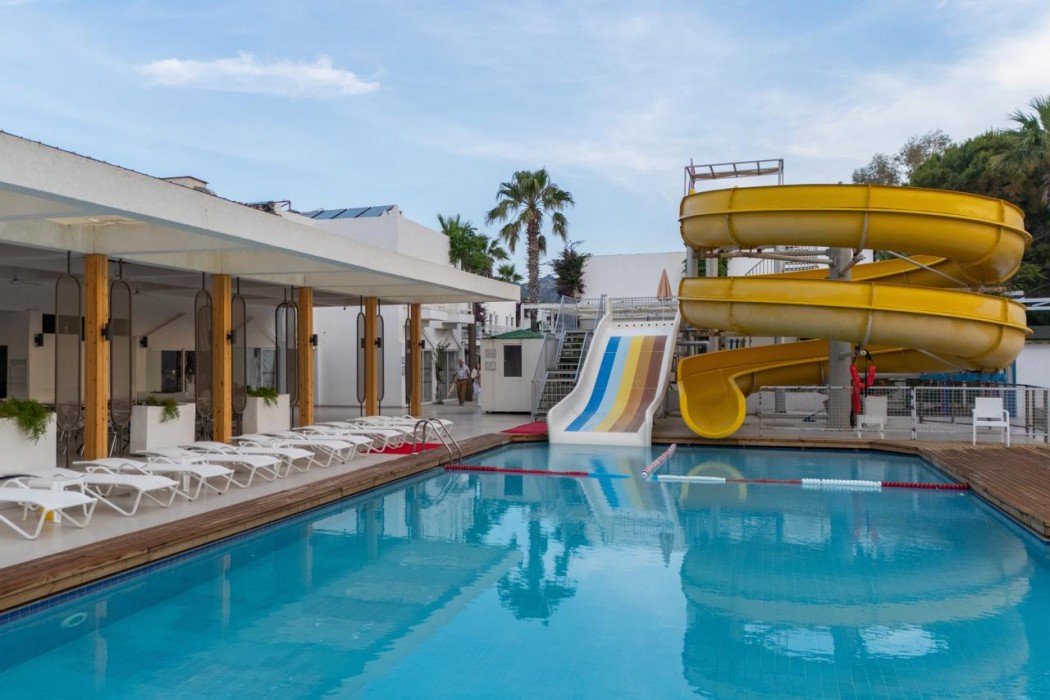 Petunya Beach Resort 61/103