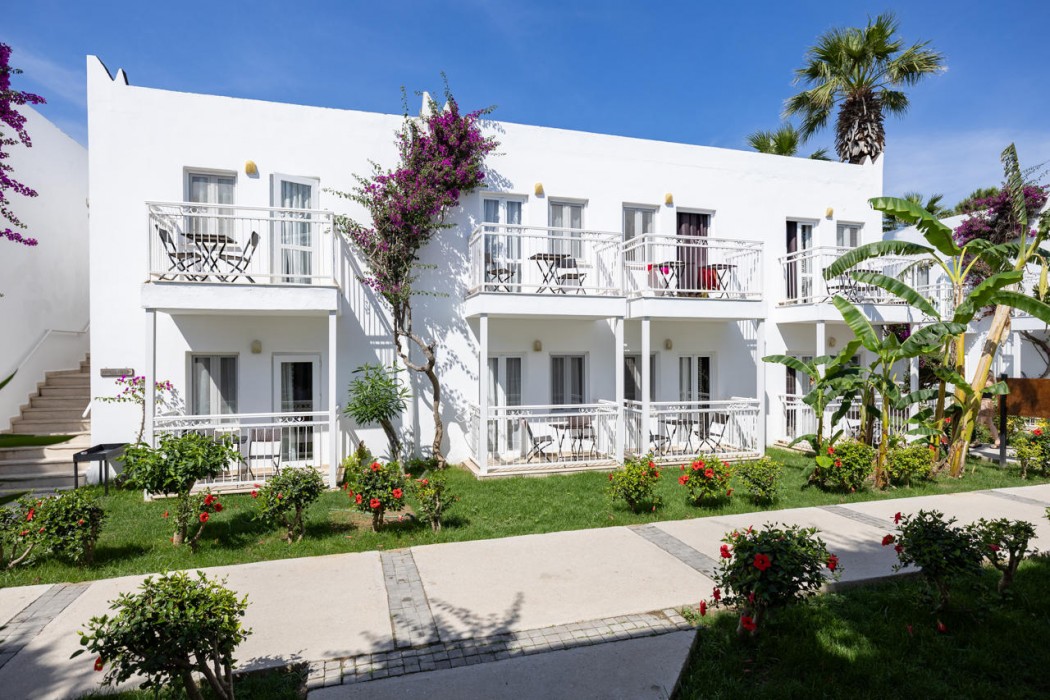 Petunya Beach Resort 46/103