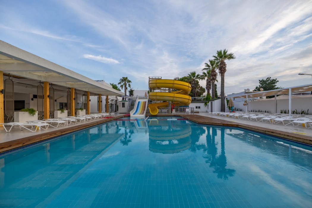 Petunya Beach Resort 52/103