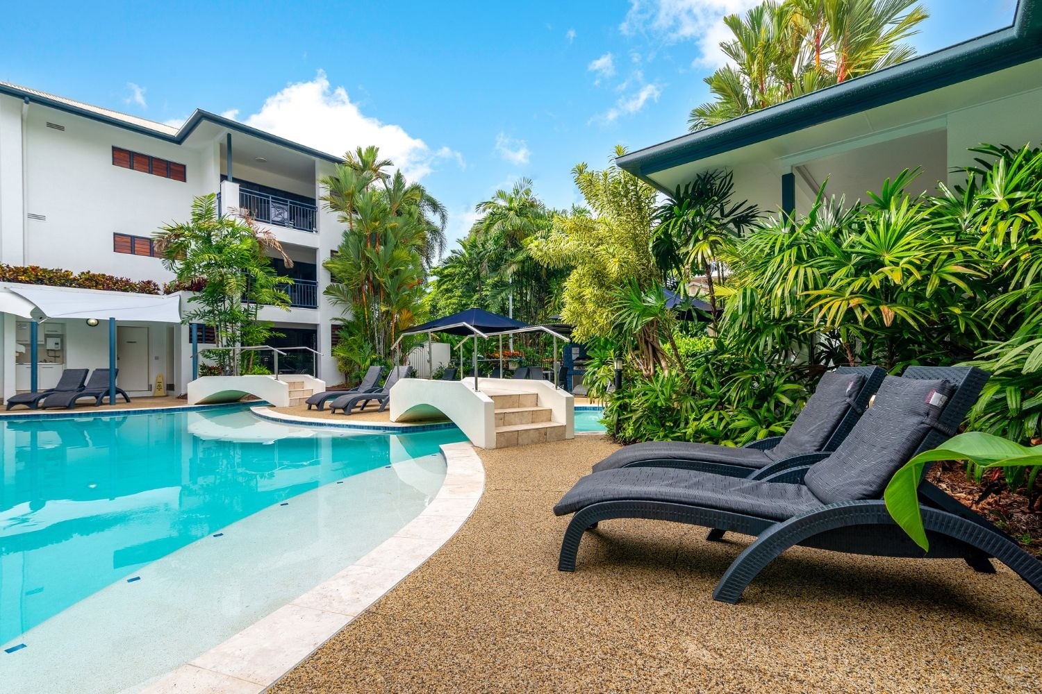 Meridian Port Douglas 25/70
