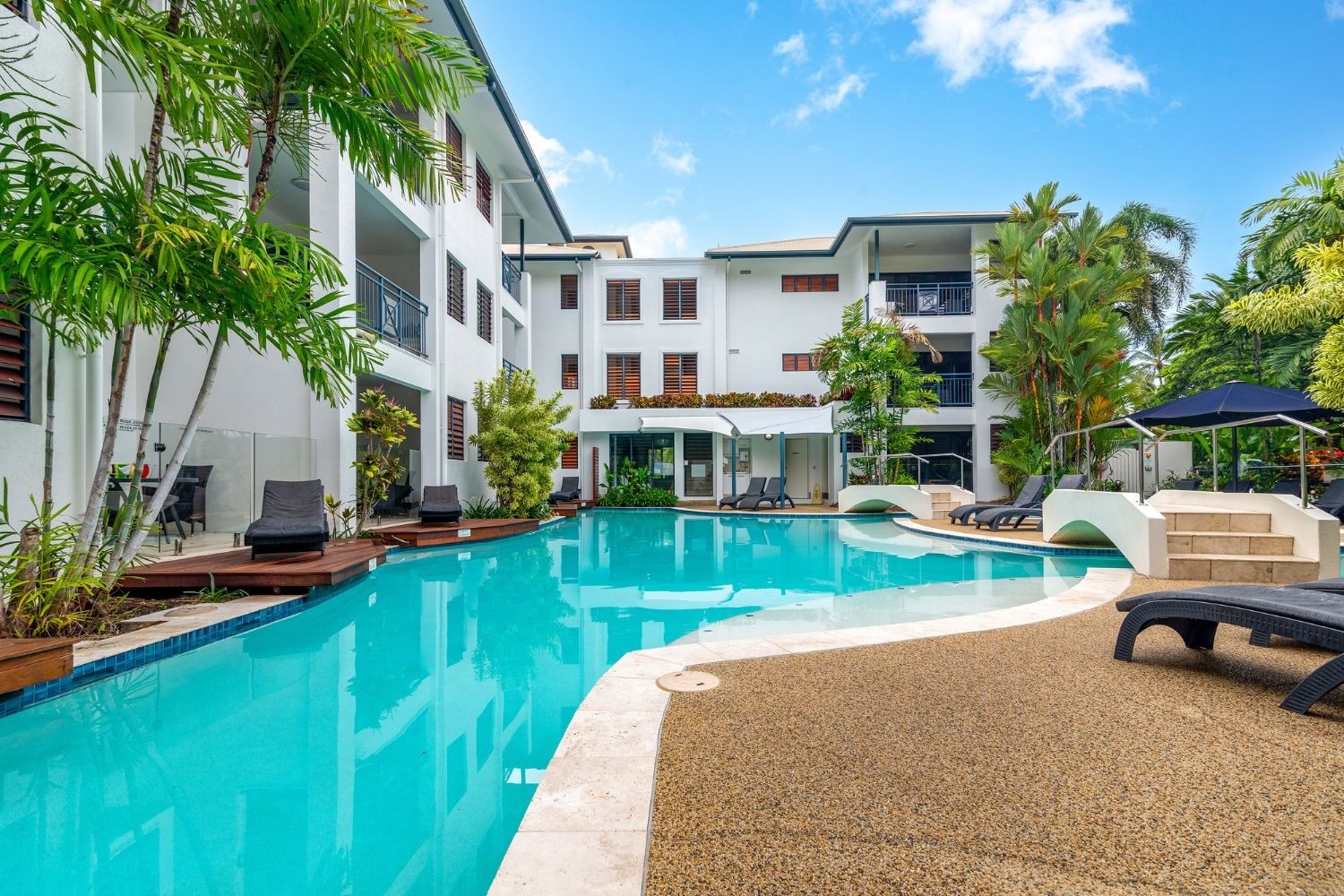 Meridian Port Douglas 23/70