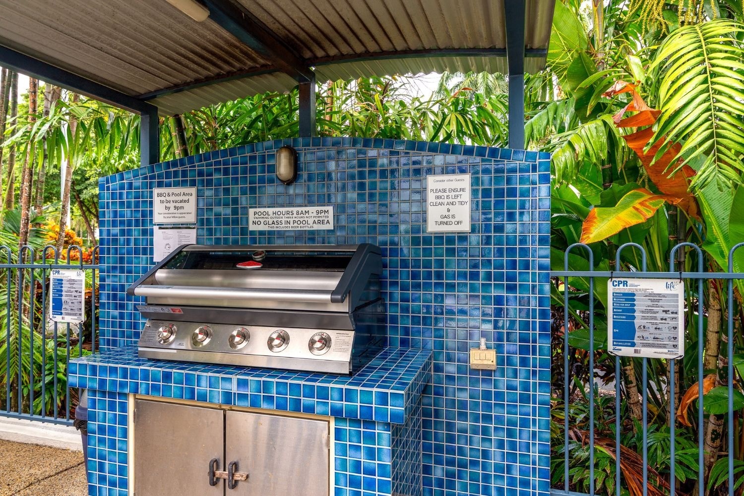 Meridian Port Douglas 27/70