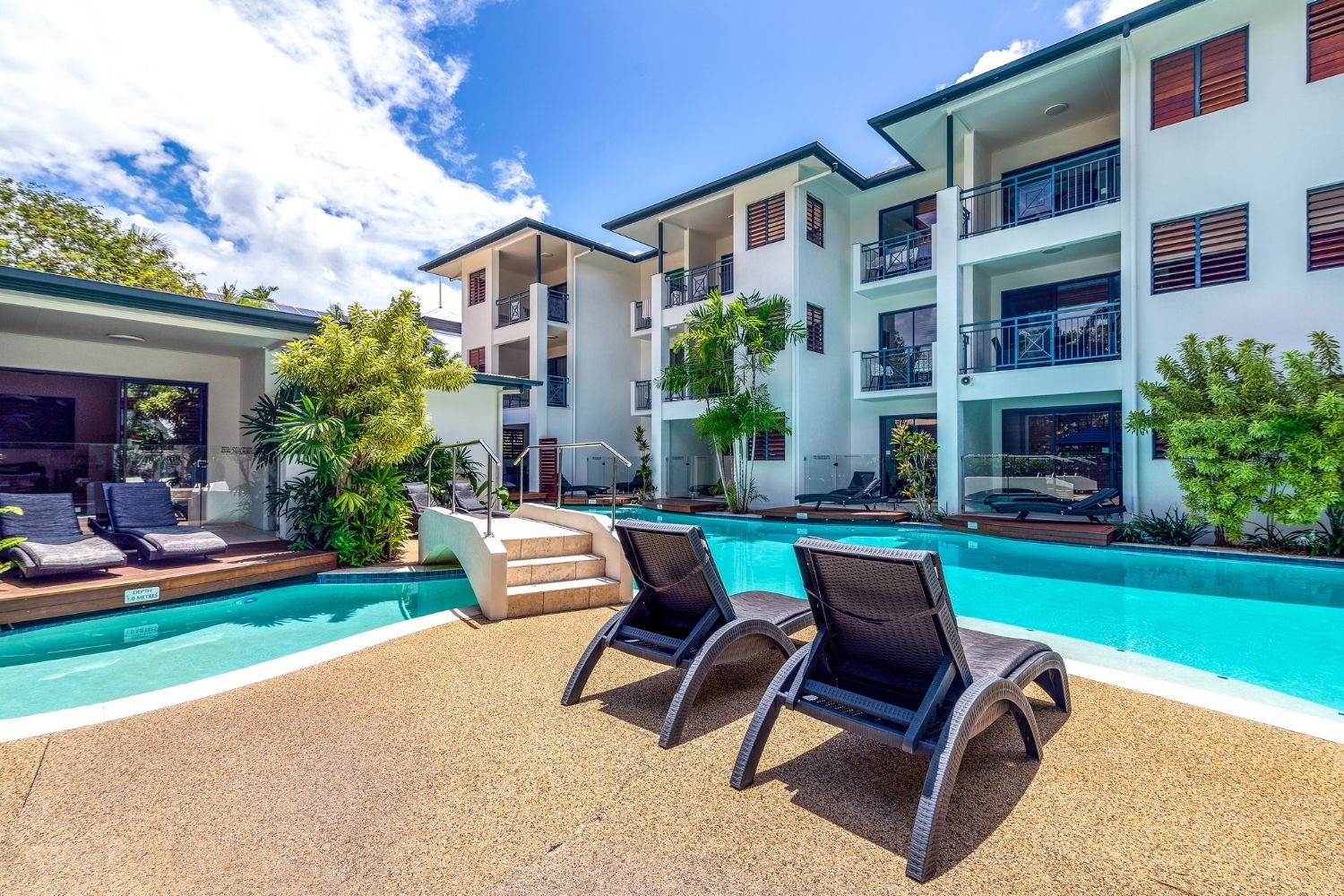 Meridian Port Douglas 24/70