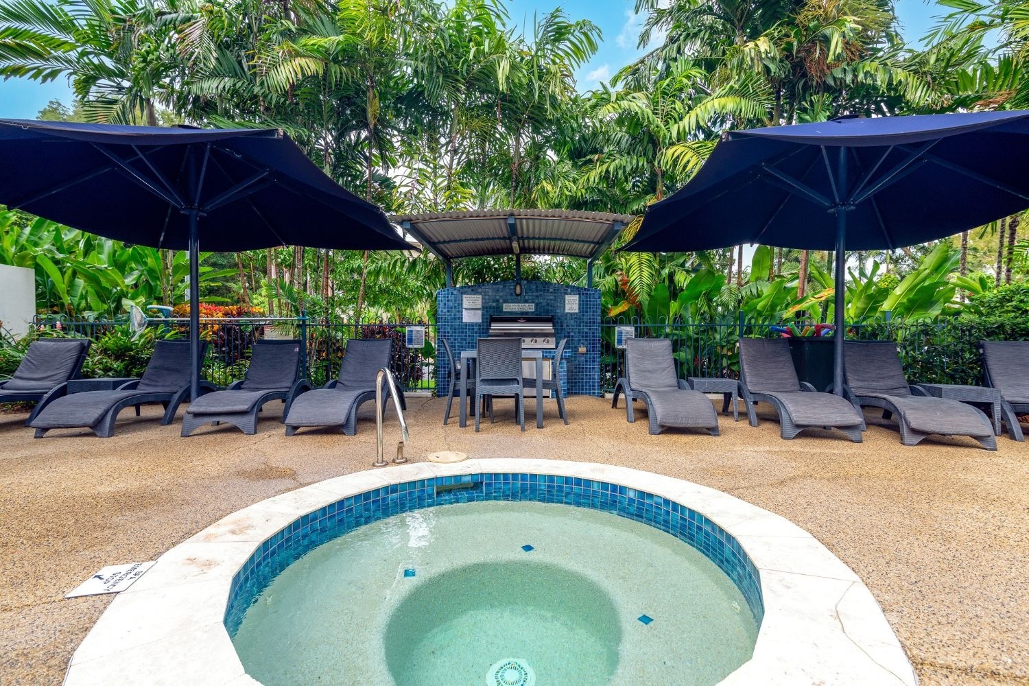 Meridian Port Douglas 28/70