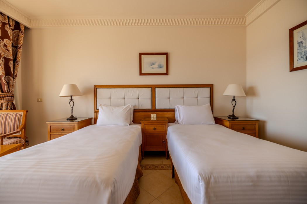 Continental Plaza Beach Resort 8/45