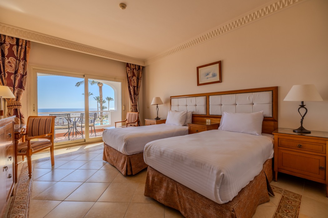 Continental Plaza Beach Resort 15/45