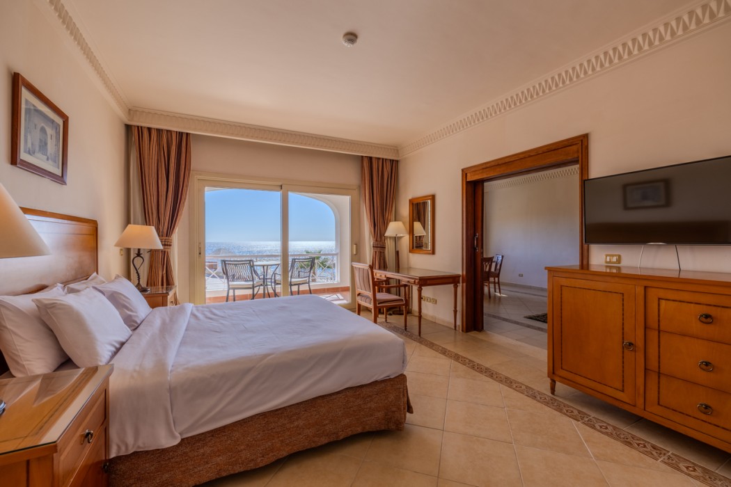 Continental Plaza Beach Resort 10/45