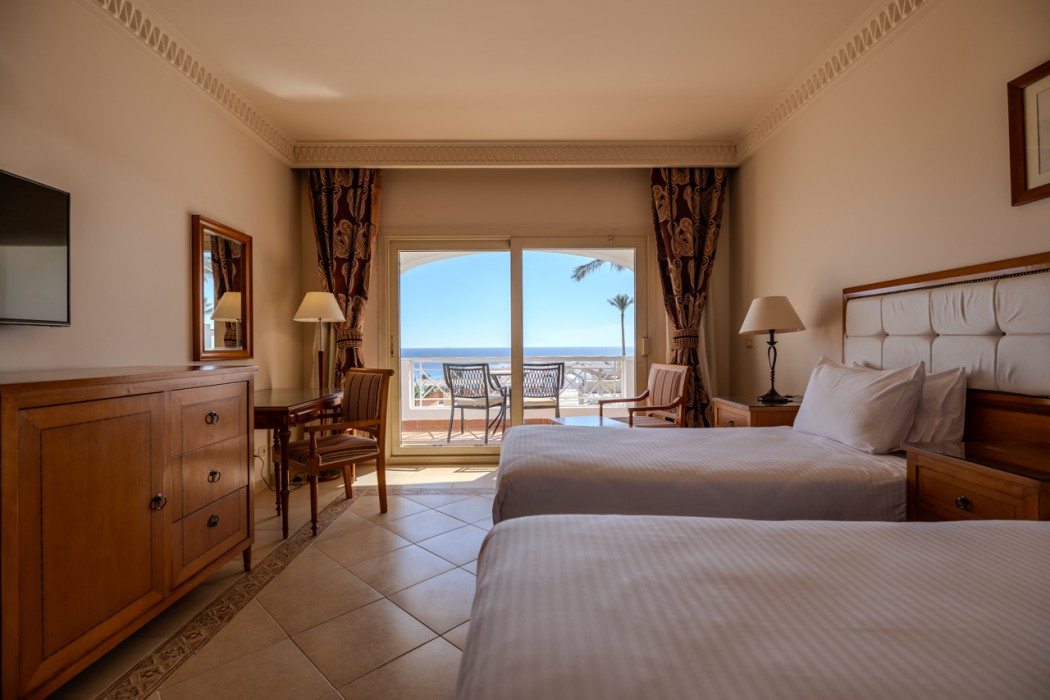 Continental Plaza Beach Resort 9/45