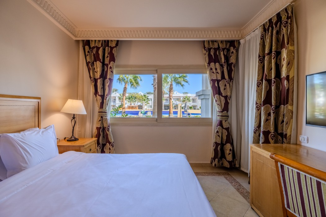 Continental Plaza Beach Resort 17/45