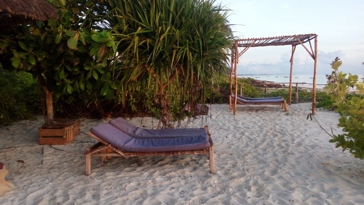 Blue Earth Beach Bungalows 31/72