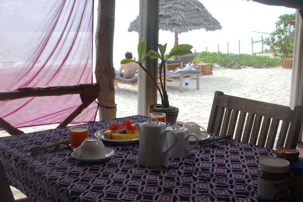 Blue Earth Beach Bungalows 24/72