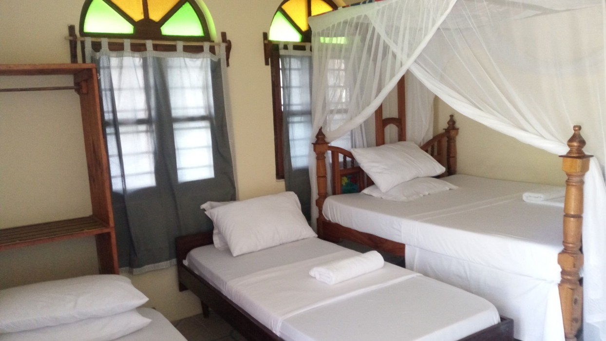 Blue Earth Beach Bungalows 18/72