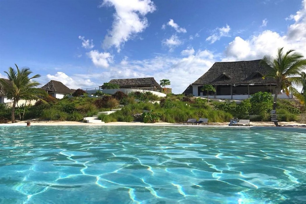 Zanbluu Beach Hotel 13/40