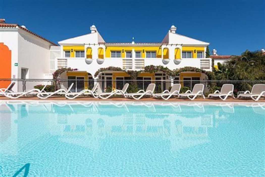 Cordial Green Golf Bungalows 18/60