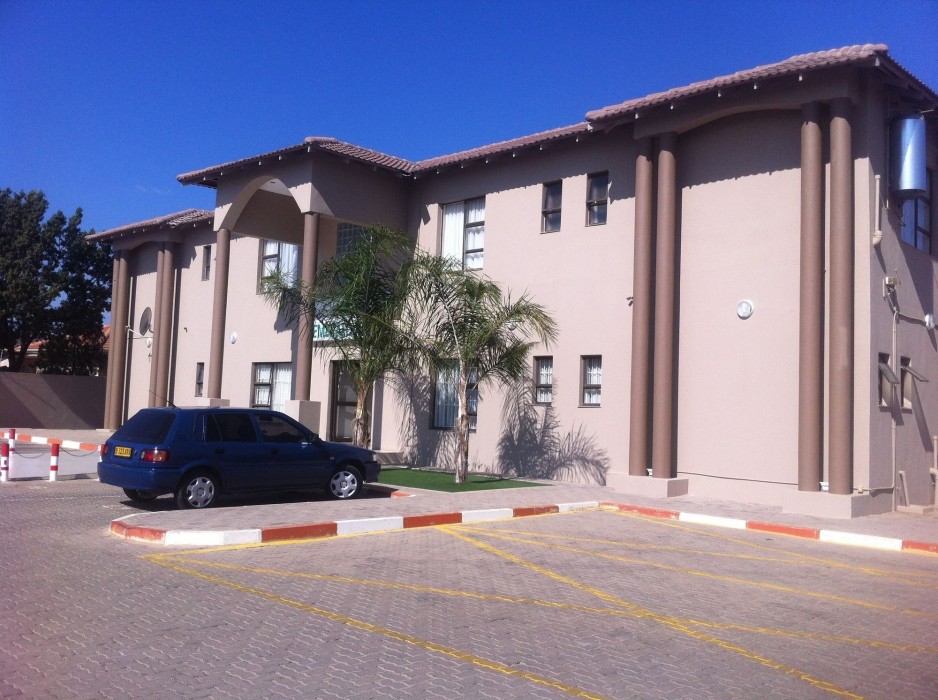 Emerald Hotel 20/32