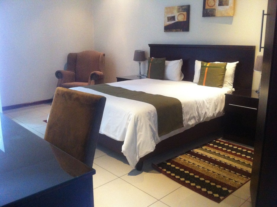 Emerald Hotel 16/32