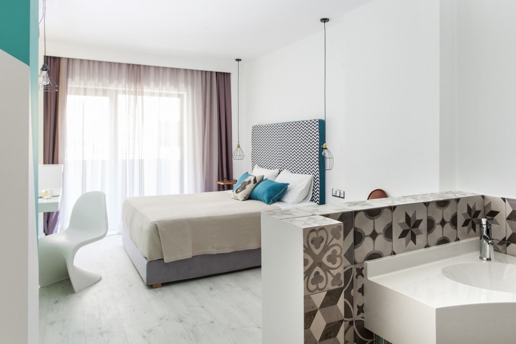 Blue Bottle Hotel 58/90