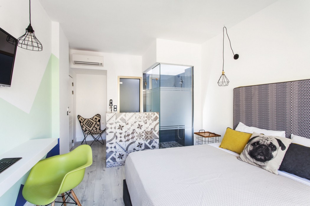 Blue Bottle Hotel 55/90