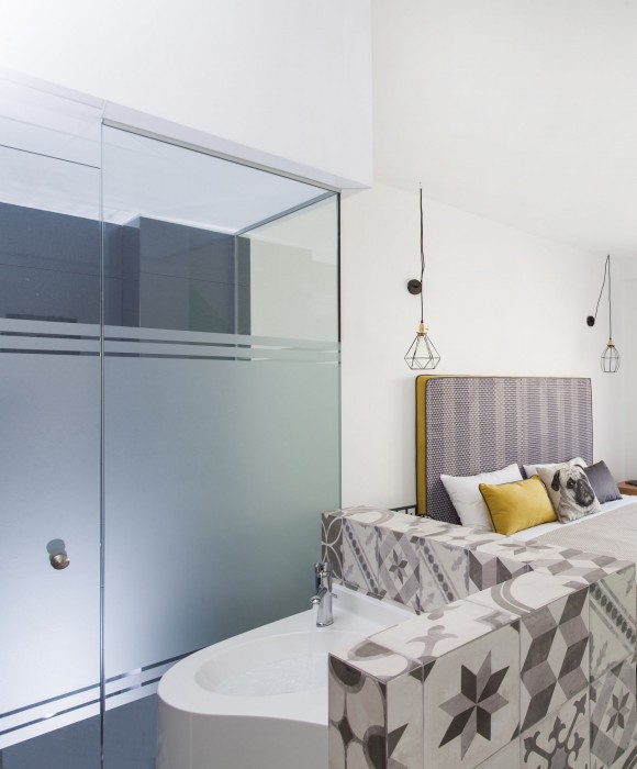 Blue Bottle Hotel 60/90