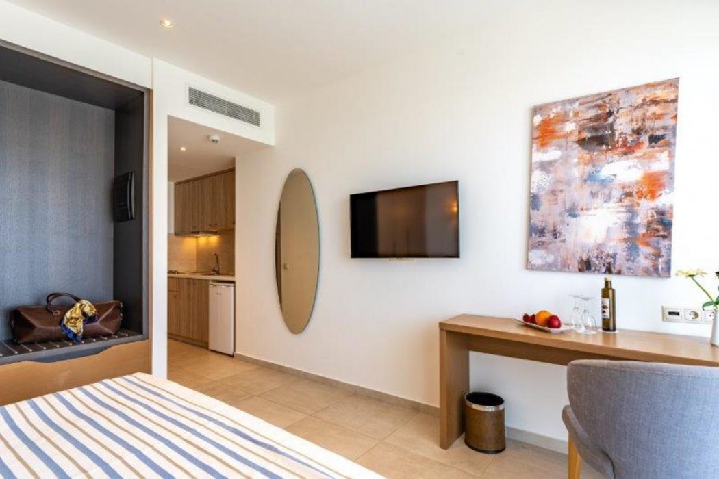 Minos Aparthotel 16/32