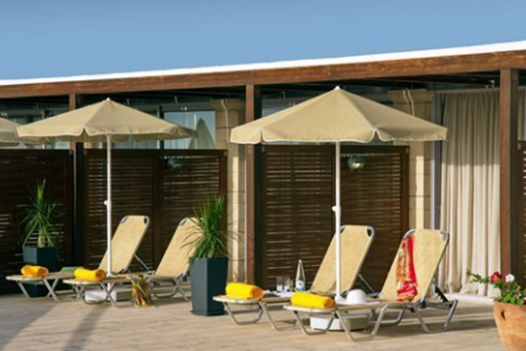 Minos Aparthotel 24/32