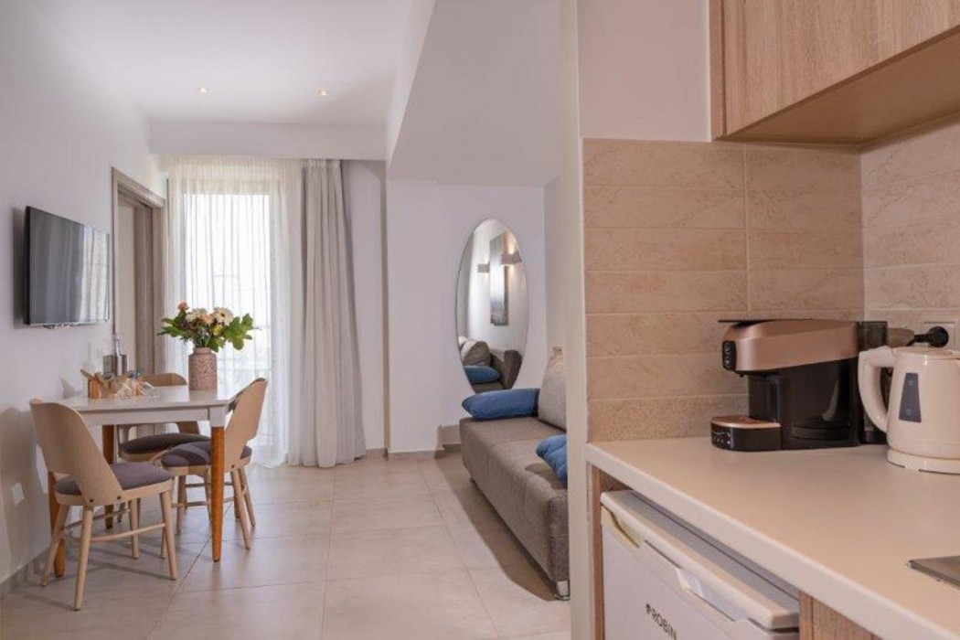 Minos Aparthotel 30/32