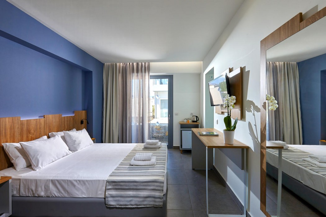 Pollis Hotel 15/31