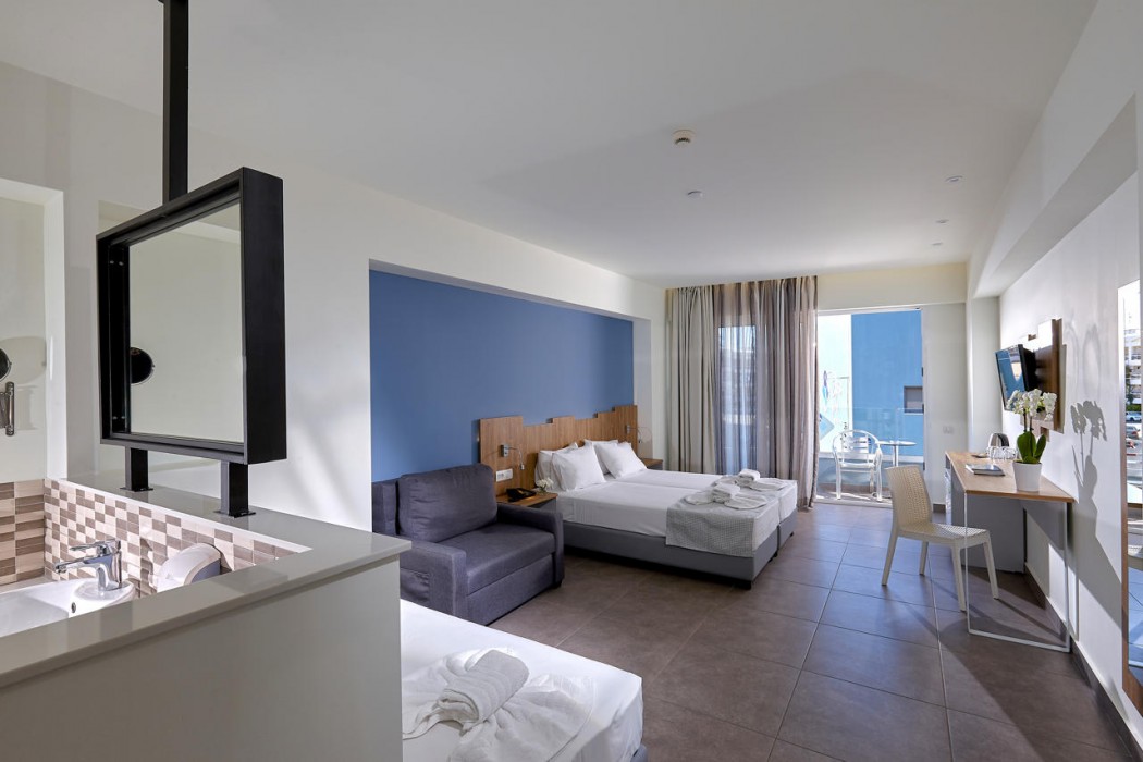 Pollis Hotel 23/31